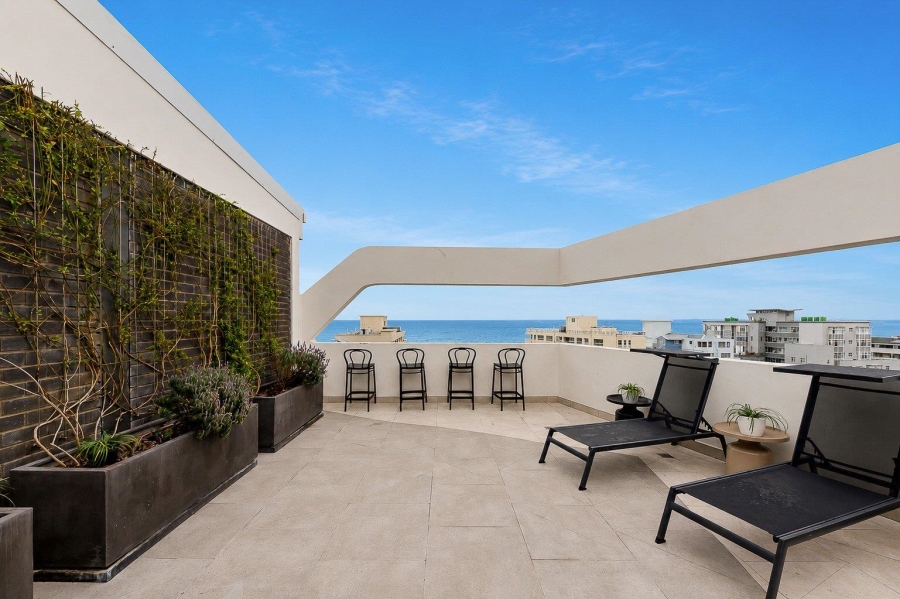 2 Bedroom Property for Sale in Sea Point Western Cape